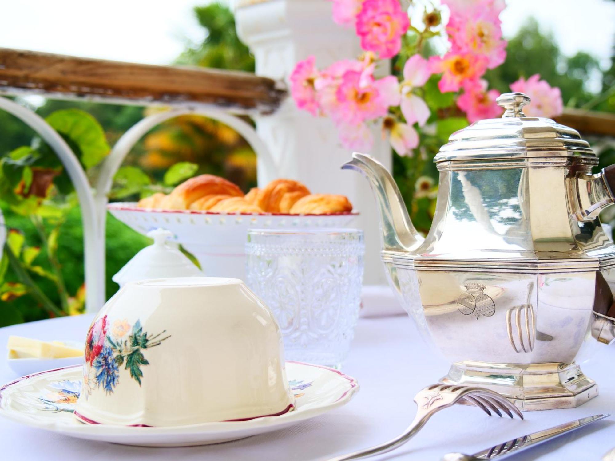 Domaine Du Cloitre Bed & Breakfast Пленеф-Вал-Андре Екстериор снимка