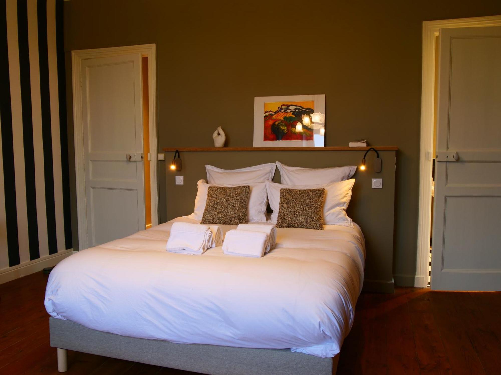 Domaine Du Cloitre Bed & Breakfast Пленеф-Вал-Андре Екстериор снимка