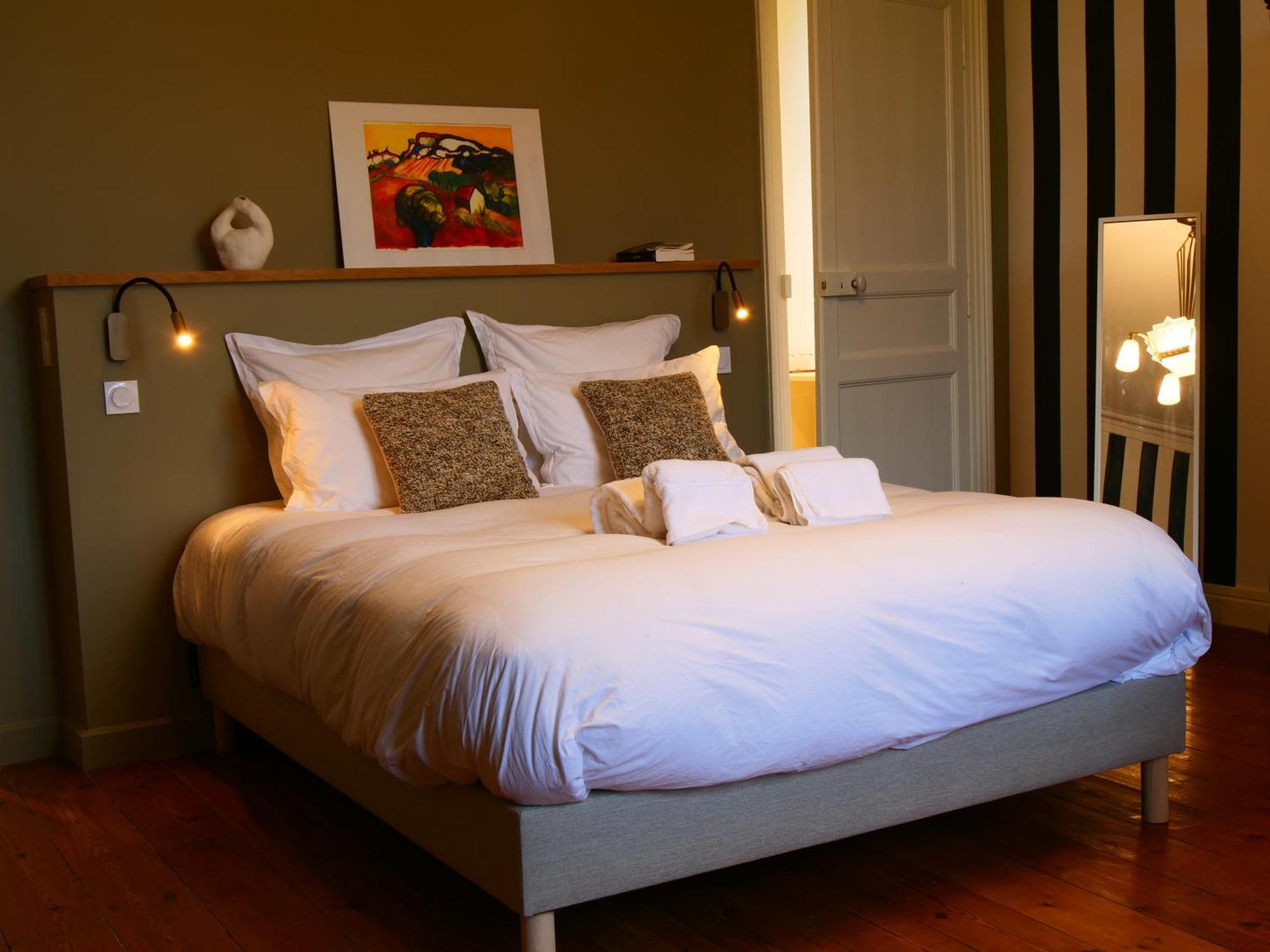 Domaine Du Cloitre Bed & Breakfast Пленеф-Вал-Андре Екстериор снимка